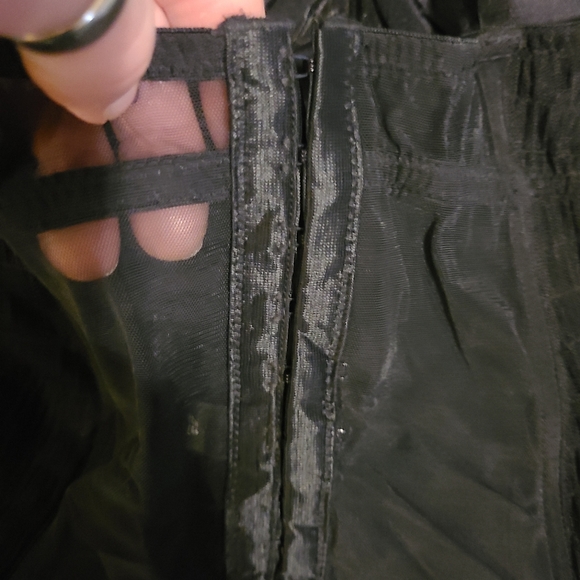 SEXY LITTLE THINGS lingerie (vintage) - Picture 6 of 14